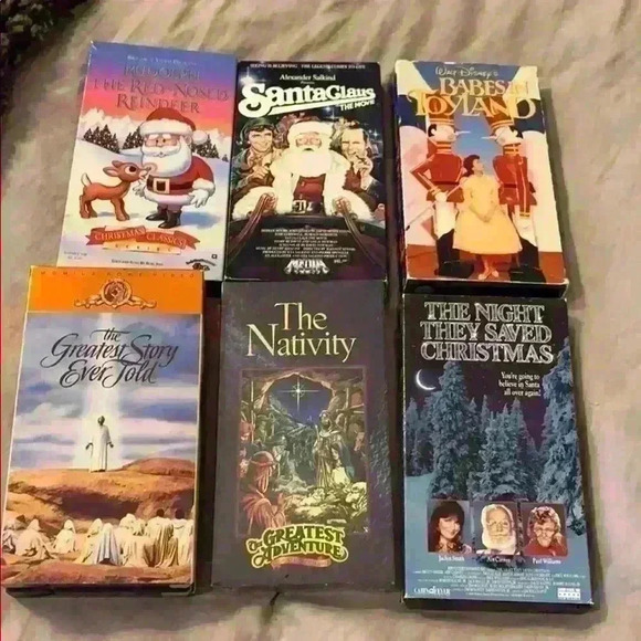 Christmas VHS Tapes - Picture 1 of 7